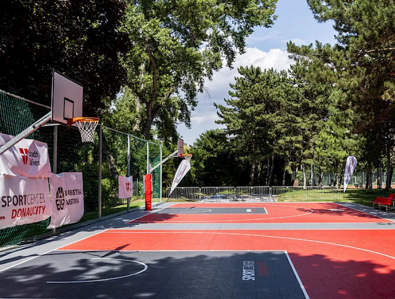 Basketballcourt Spielszene