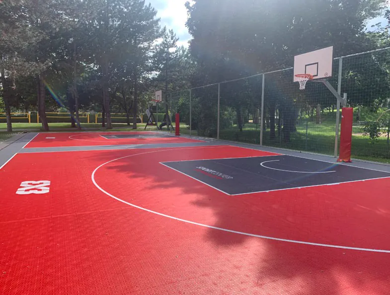 Basketballcourt Abend